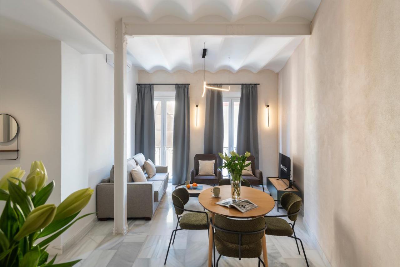 Magno Apartments San Gil - Shared Jacuzzi Sevilla Buitenkant foto