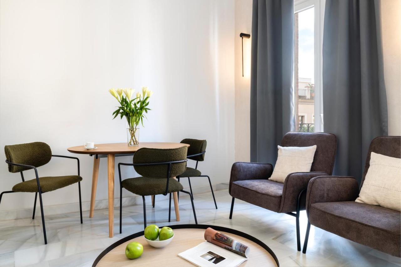 Magno Apartments San Gil - Shared Jacuzzi Sevilla Buitenkant foto