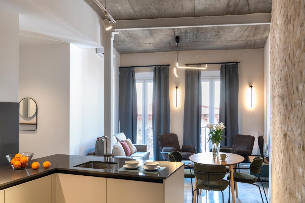 Magno Apartments San Gil - Shared Jacuzzi Sevilla Buitenkant foto