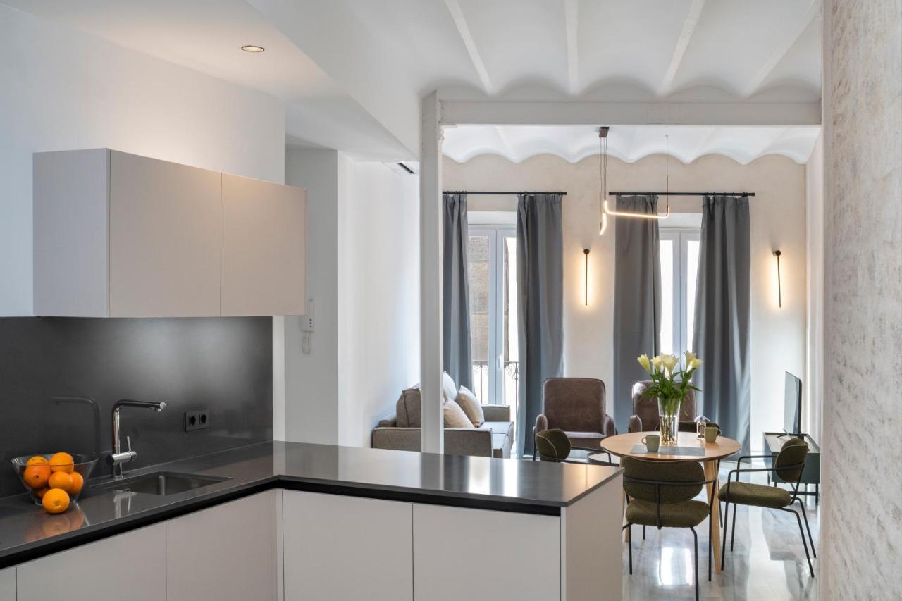 Magno Apartments San Gil - Shared Jacuzzi Sevilla Buitenkant foto