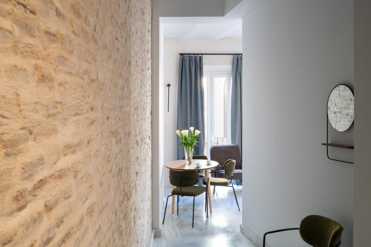 Magno Apartments San Gil - Shared Jacuzzi Sevilla Buitenkant foto