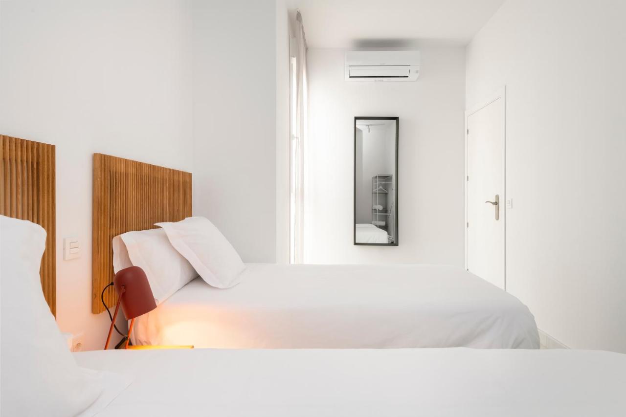 Magno Apartments San Gil - Shared Jacuzzi Sevilla Buitenkant foto