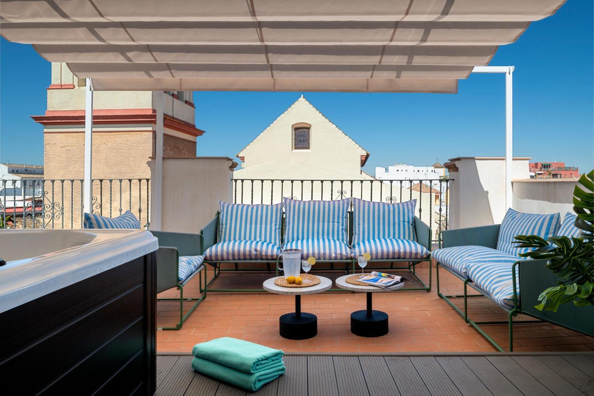 Magno Apartments San Gil - Shared Jacuzzi Sevilla Buitenkant foto